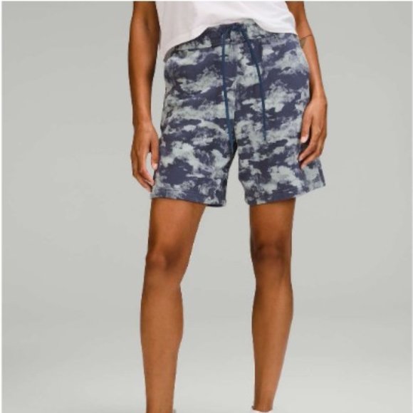 Lululemon - Loungeful High-Rise Short 7’’ - Size 4 - BNWT - Picture 7 of 11